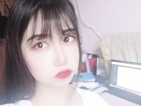 偷翻女同学手机相册里的所有自拍