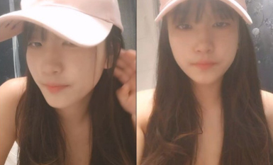 鸭舌帽新人甜美少女！卫生间诱惑一对豪乳！脱光光马桶上掰穴，特写视角揉搓阴蒂，手指扣弄骚逼.